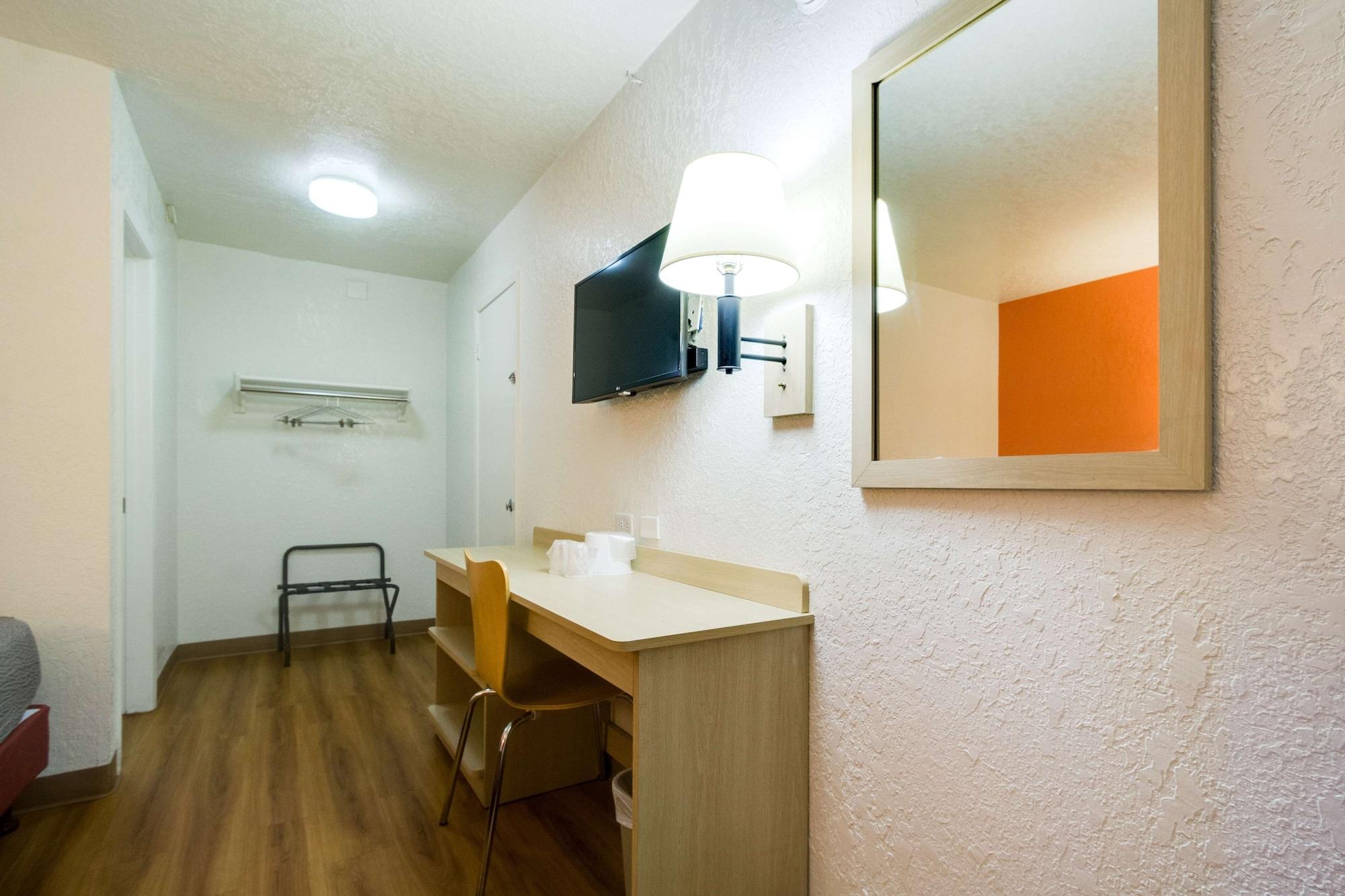 Park Inn By Radisson, Lakewood Exteriör bild